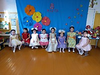 Наши девочки - красивые цветочки